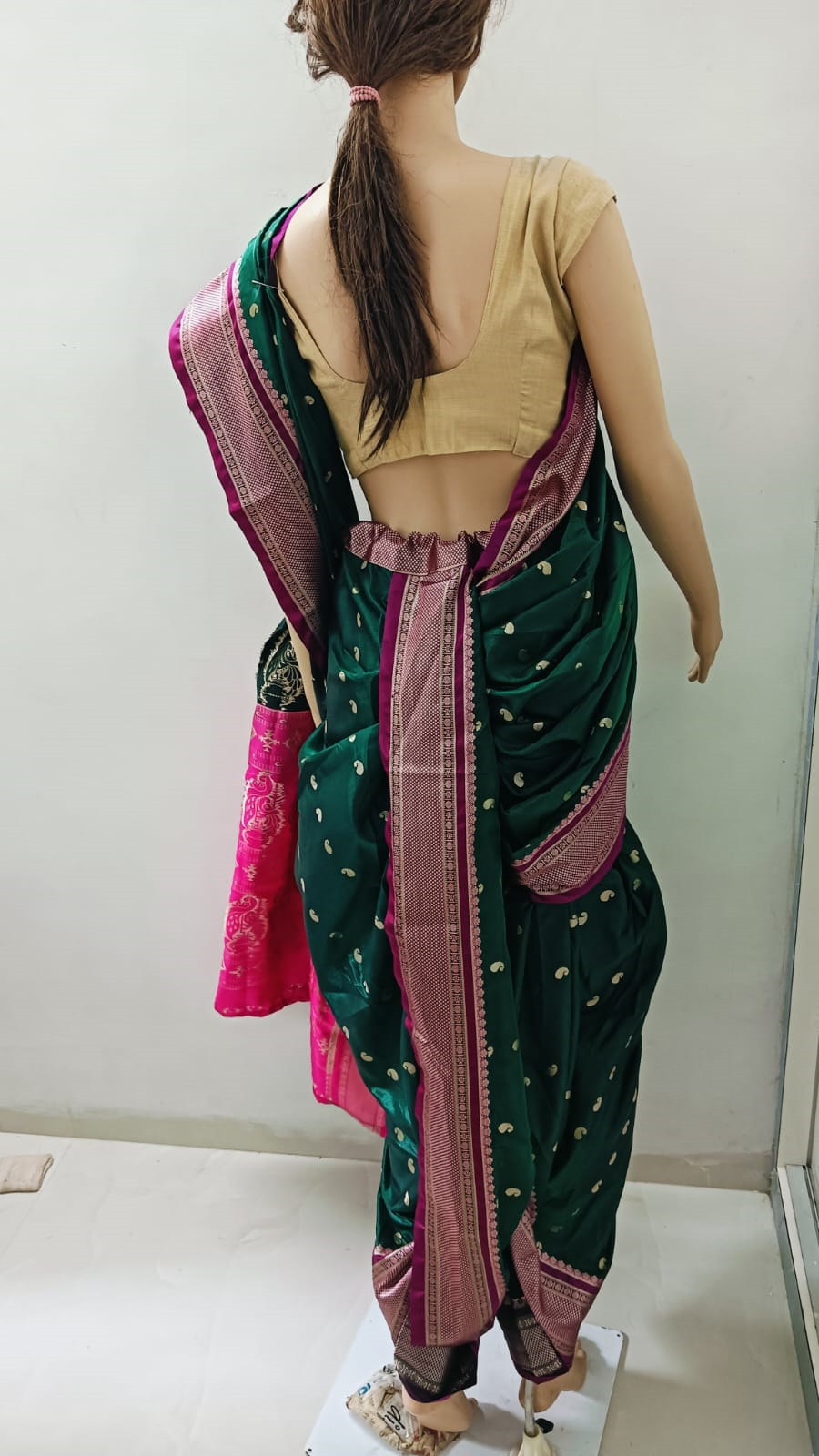 nauvaari sarees for women Wedding and festivals special (Bottle green)