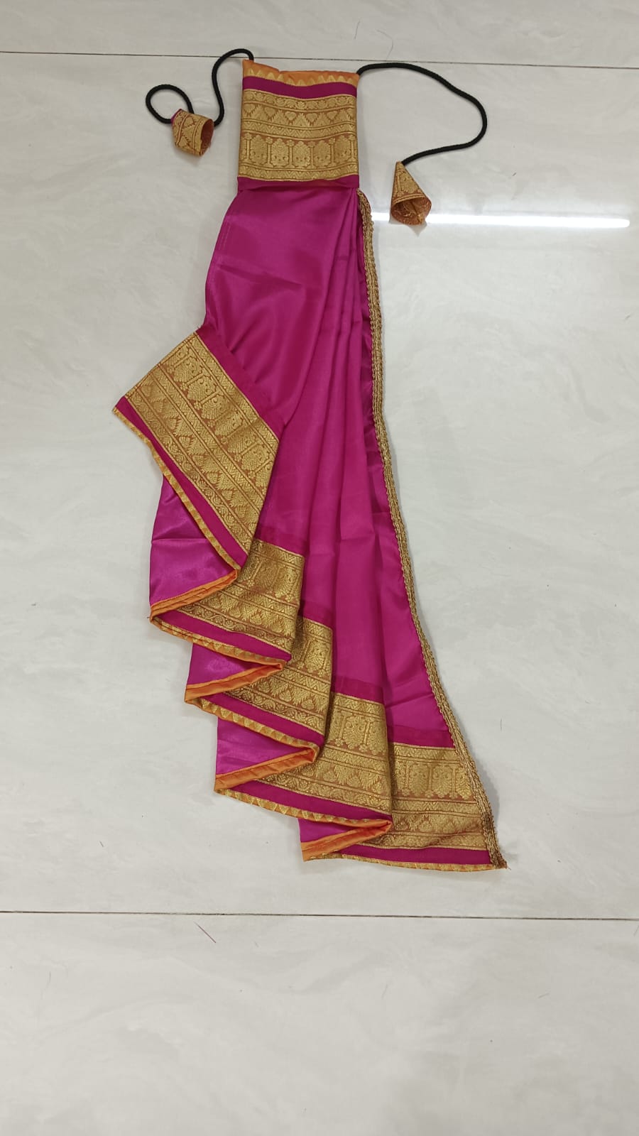 Traditional gudi Vastra with Dark Pink colour Kanjivaram border