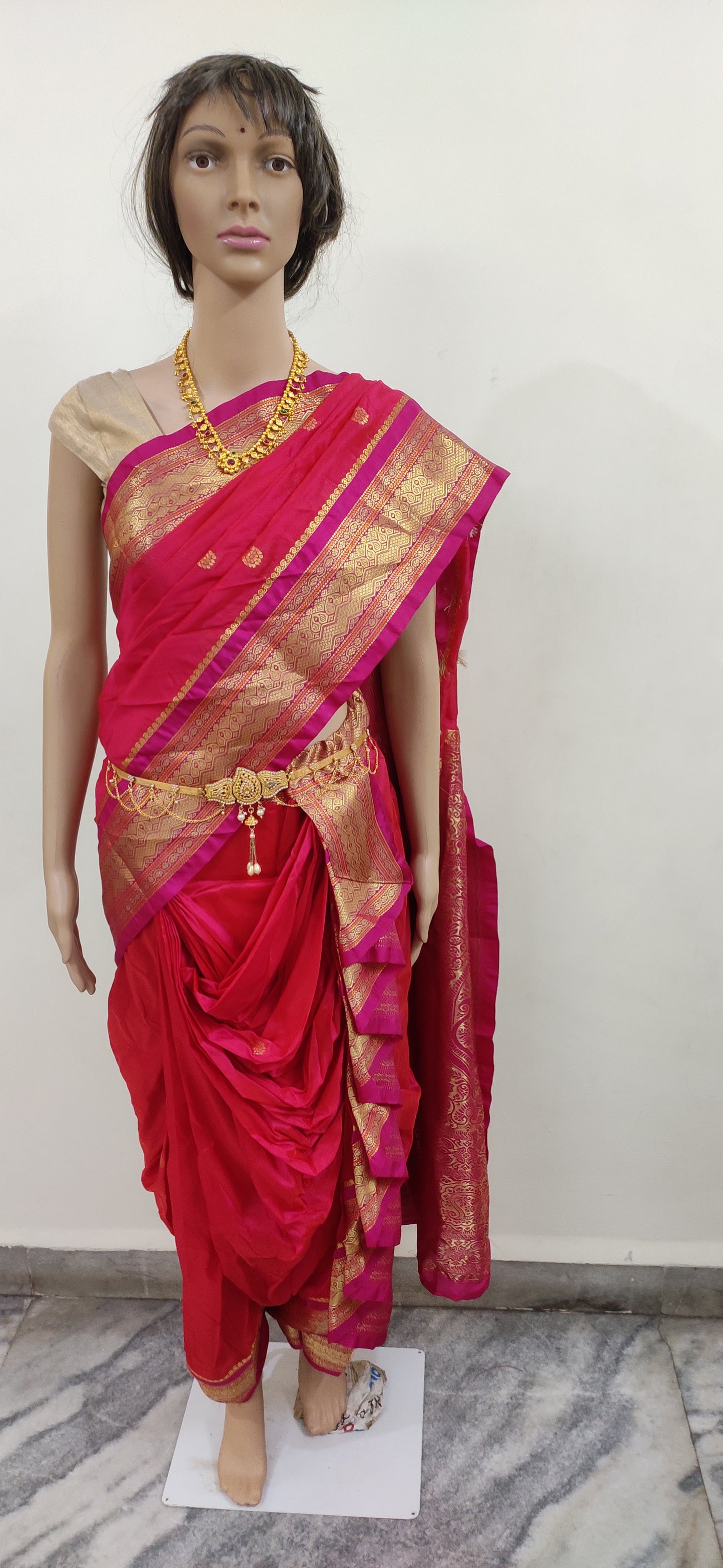 GIA Women's Silk Bridal saree With Blouse Piece. (Gulbakshi color)