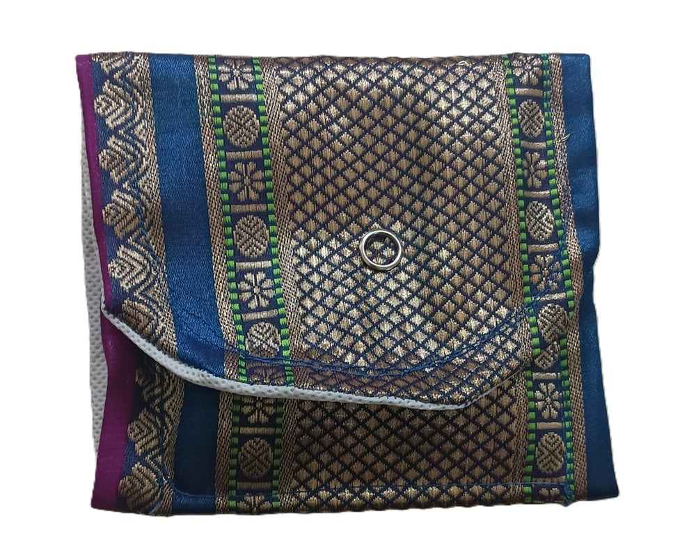 A Coin purse/ small blouse inside purses for women