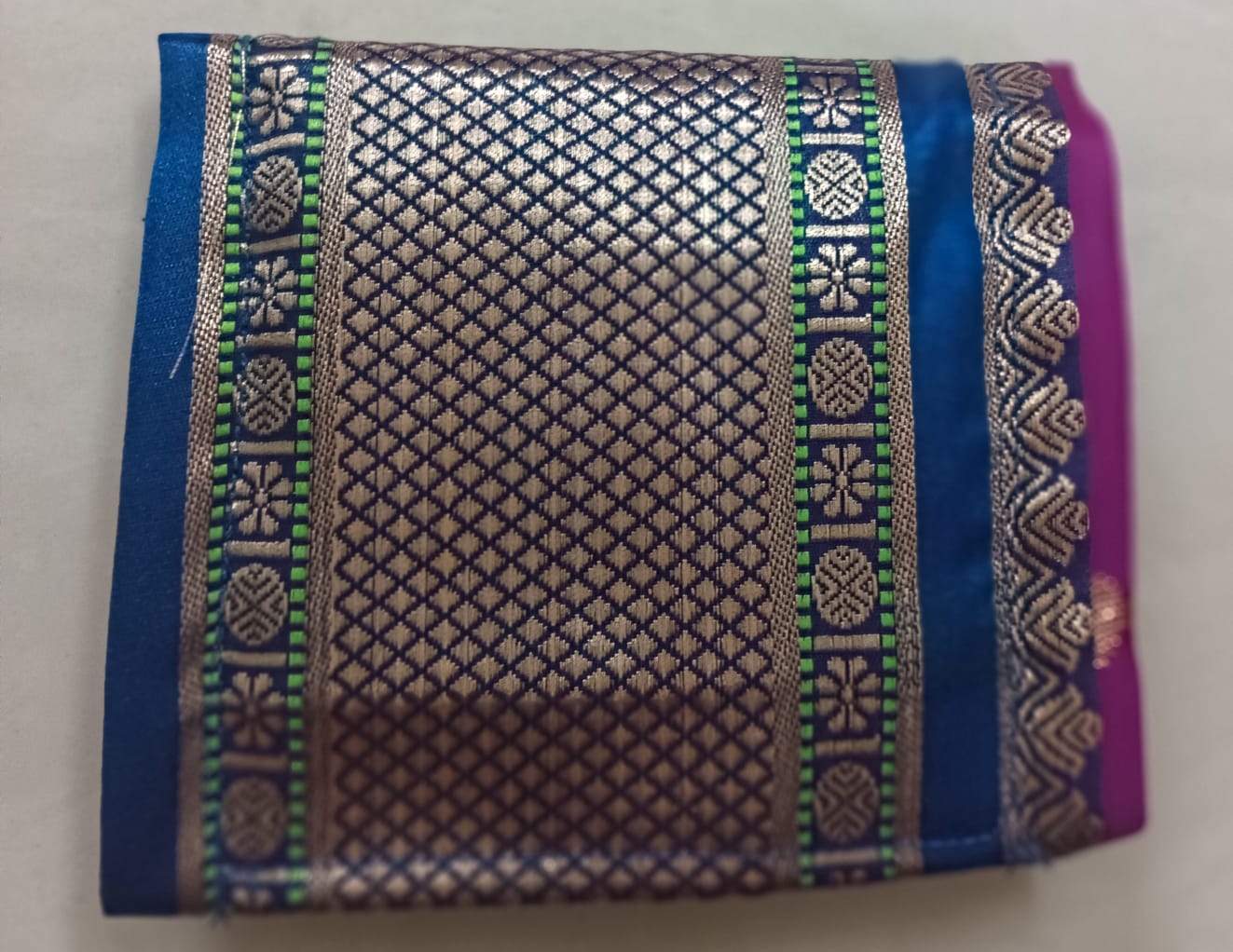 A Coin purse/ small blouse inside purses for women