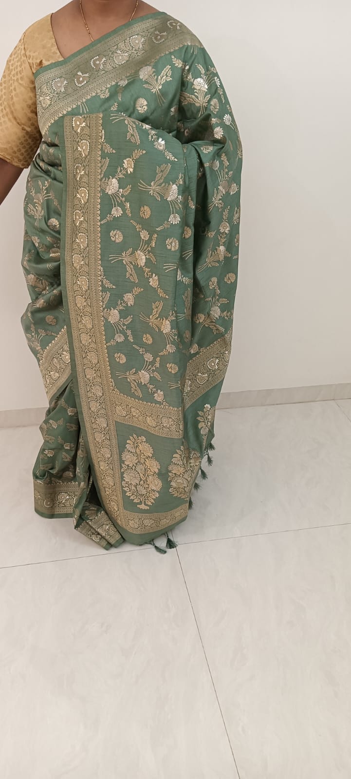 Sari for wedding latest fashion Crape silk bright green, bridal collection