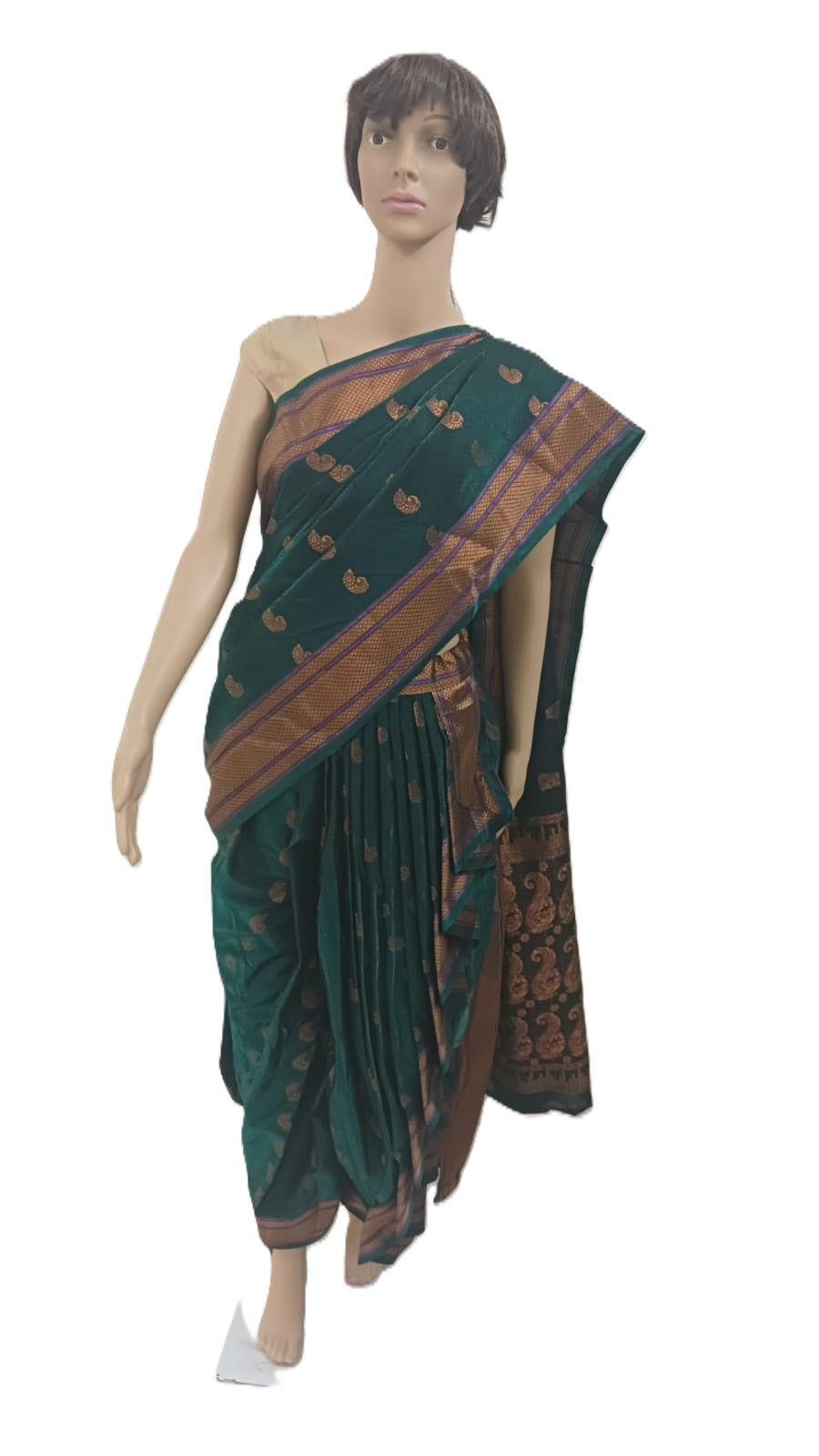A bridal saree Indian traditional theme Nauvari